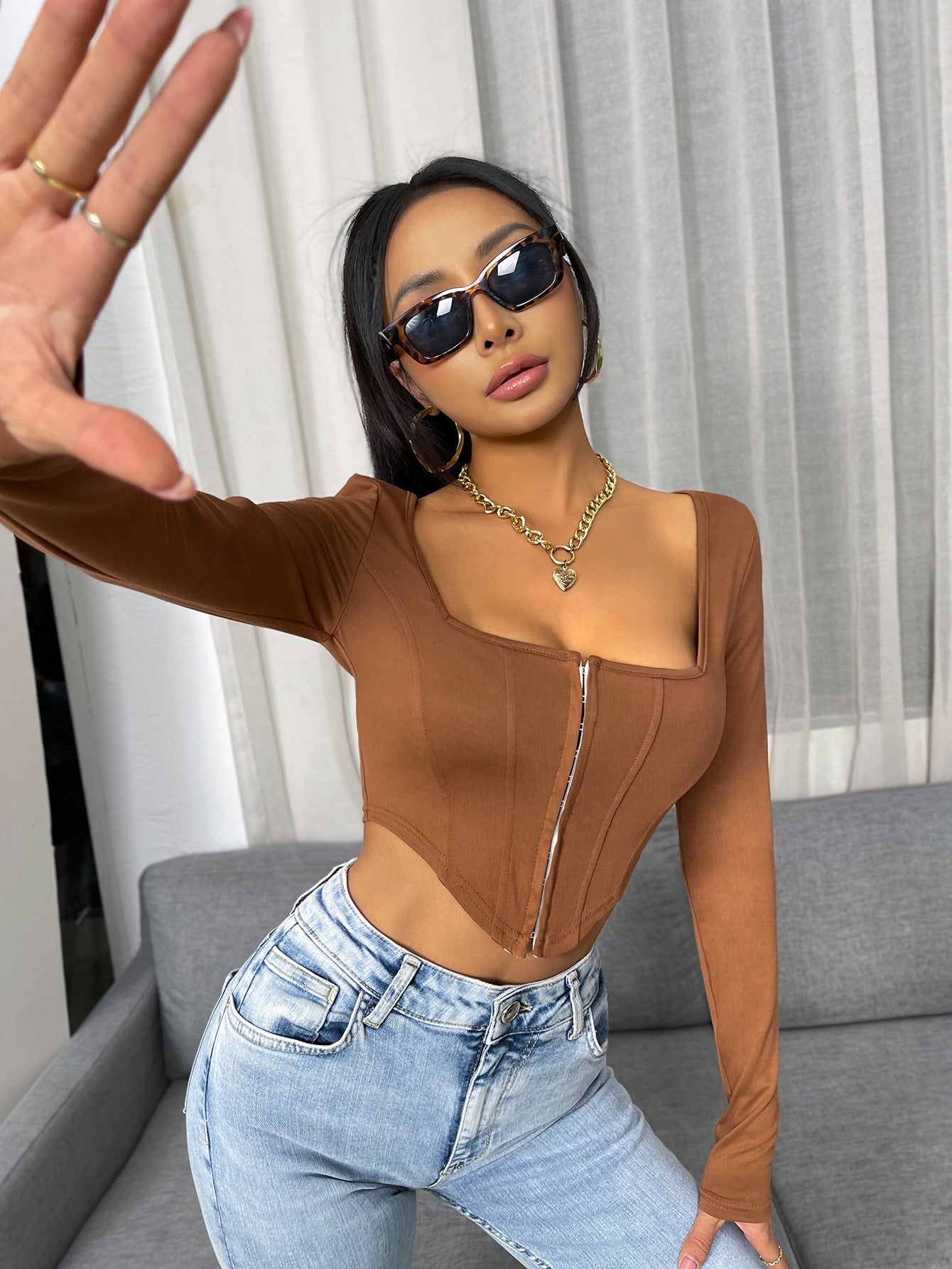 Hook And Eye Asymmetrical Hem Crop Tee